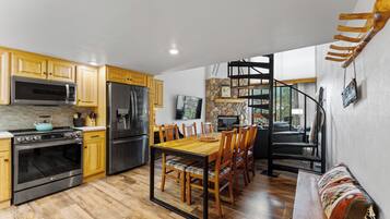 Condo (2 Bedrooms) | Exterior