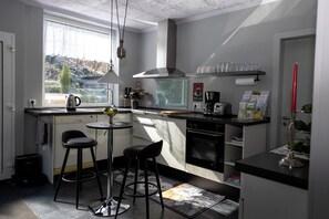 Oven, stovetop, dishwasher