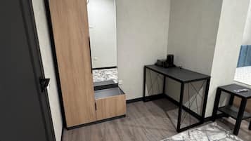 Deluxe Double Room | Laptop workspace, blackout drapes, iron/ironing board, free WiFi