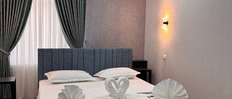 Espace de travail pour ordinateur portable, rideaux occultants