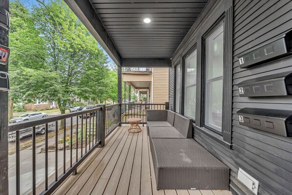 Terrace/patio - Sleek & Modern Full House Dtwn (Buffalo)