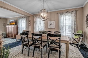 Dining - Heritage House Hideaway: Walk To The Falls! (Niagara Falls)