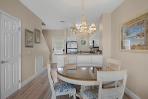Dining - Villa 5021 on Duck Key Boat Slip Available - 2BD 2.5BA (Duck Key)
