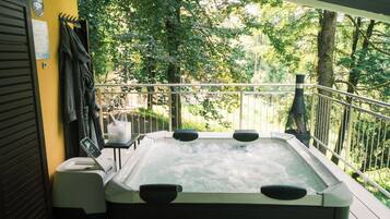 Bain à remous extérieur