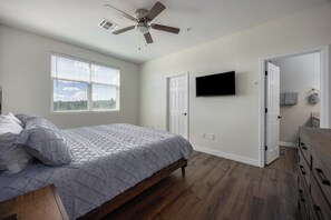 4 Schlafzimmer, Bügeleisen/Bügelbrett, kostenloses WLAN, Bettwäsche