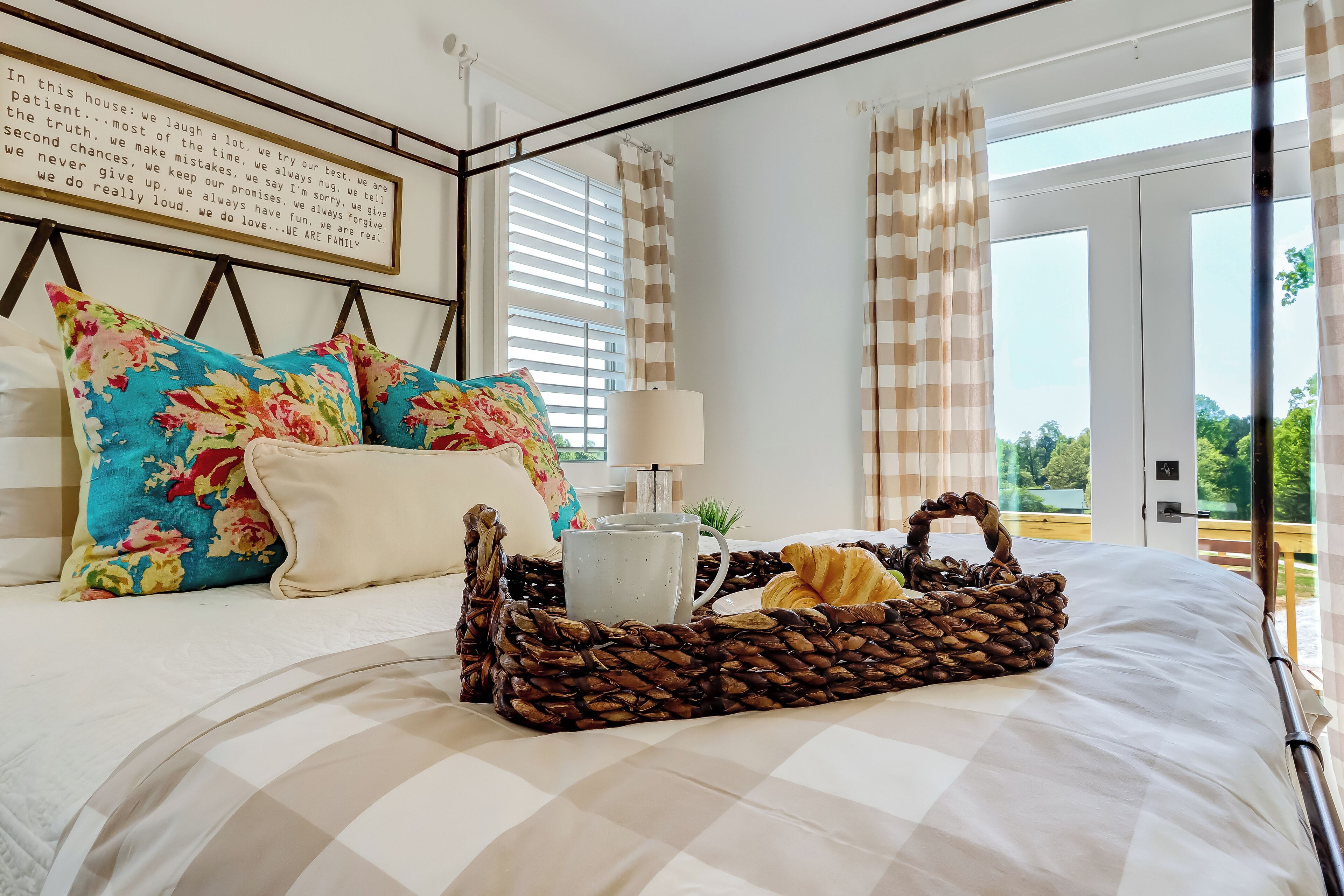 Deluxe Room, 1 Queen Bed, Balcony | Egyptian cotton sheets, premium bedding, down duvets