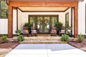 Exterior - The Inn at Blackberry HIll (Dahlonega)