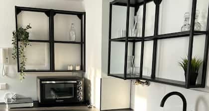 Stylish top-floor hideaway for two in Karlsruhe-MĂŒhlburg - APOLONIAliving