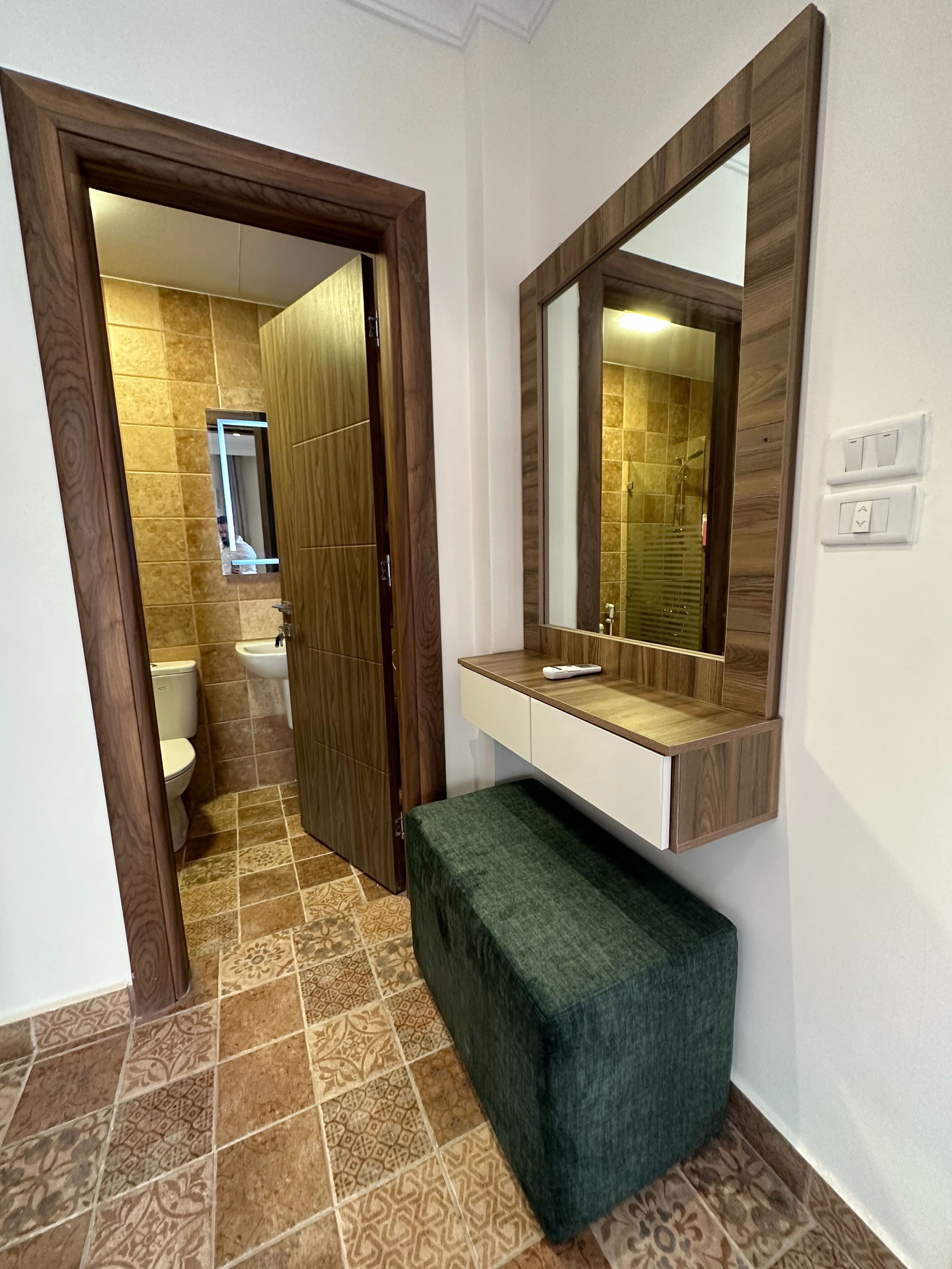 Apartment, 1 Bedroom, Accessible, Smoking | Bathroom
