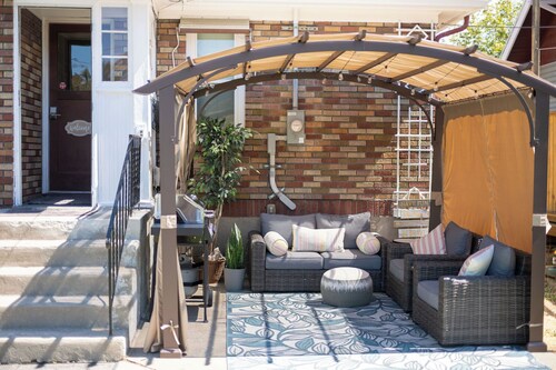 King Beds-7 min to Arena, Podium, Events-Near Eats, Brewery, Shopping, Parks