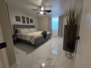 3 bedrooms, iron/ironing board, WiFi, bed sheets - New! Sonoran Sol Retreat - Heated Pool - High-Speed Wifi - Spring Training (Peoria)