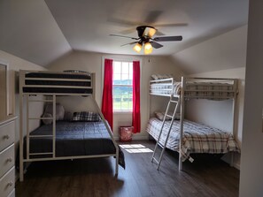 3 Schlafzimmer, Bügeleisen/Bügelbrett, WLAN, Bettwäsche