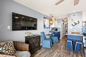 TV - Casa Del Mar Condo, Babe's Beach, Galveston (Galveston)