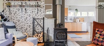 Remote Lakeview Cabin Escape