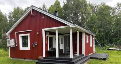 Remote Lakeview Cabin Escape
