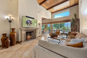 TV, fireplace