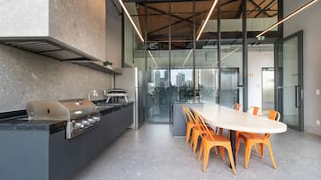 Comfort Apartment | Dining