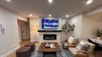 Smart TV y chimenea