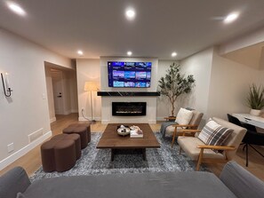 Smart TV, fireplace