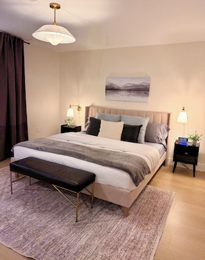 2 bedrooms, desk, iron/ironing board, free WiFi -  Comfort & Convenience Near Endless Local Amenities (Langley Township)