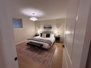 2 bedrooms, desk, iron/ironing board, free WiFi