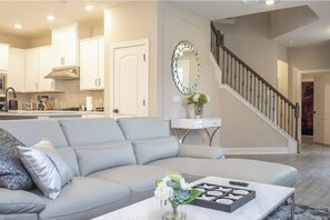 TV connectée, jeux vidéo, baby-foot