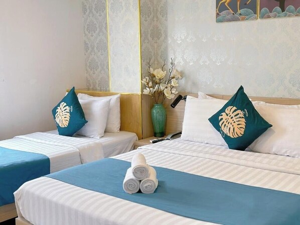 Standard Triple Room, City View | Seterika/papan seterika, Wi-fi percuma 