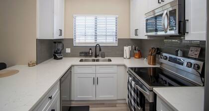 Enjoyable Lemon themed townhome with AC in vibrant Tempe