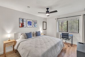 1 slaapkamer, een bureau, een strijkplank/strijkijzer, gratis wifi