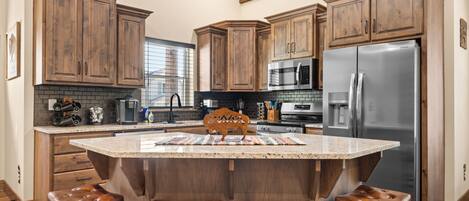 Four Ă micro-ondes, un four, surface de cuisson, lave-vaisselle