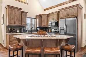 ميكروويف، فرن، موقد طهي مسطح، غسالة أطباق