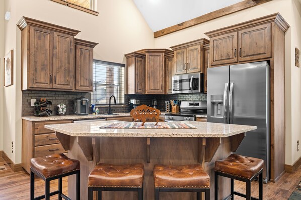 Four Ă micro-ondes, un four, surface de cuisson, lave-vaisselle