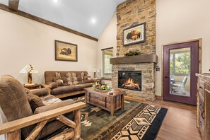 Télévision, cheminée