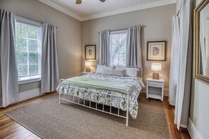 2 Schlafzimmer, Bügeleisen/Bügelbrett, WLAN, Bettwäsche