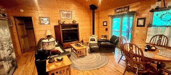 Escape to the Beautiful Cool Mountains of North Ga Beautifully decorated
