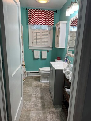 Haartrockner, Seife, Toilettenpapier