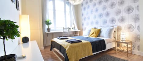 8 bedrooms, iron/ironing board, WiFi, bed sheets