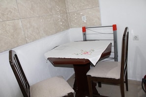 Family Room, Patio | Desk