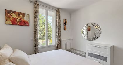 Villa avec jacuzzi, sauna, billiard, arcade & cinéma aux portes de Paris.