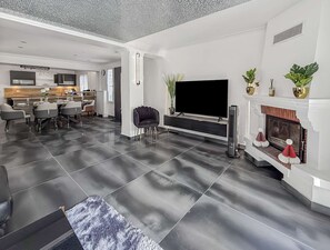 Televisie, videospelletjes en een filmbibliotheek