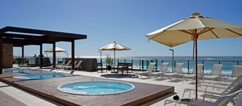 Apart. Standing on the sand in Barra Velha, 25 km from Beto Carrero