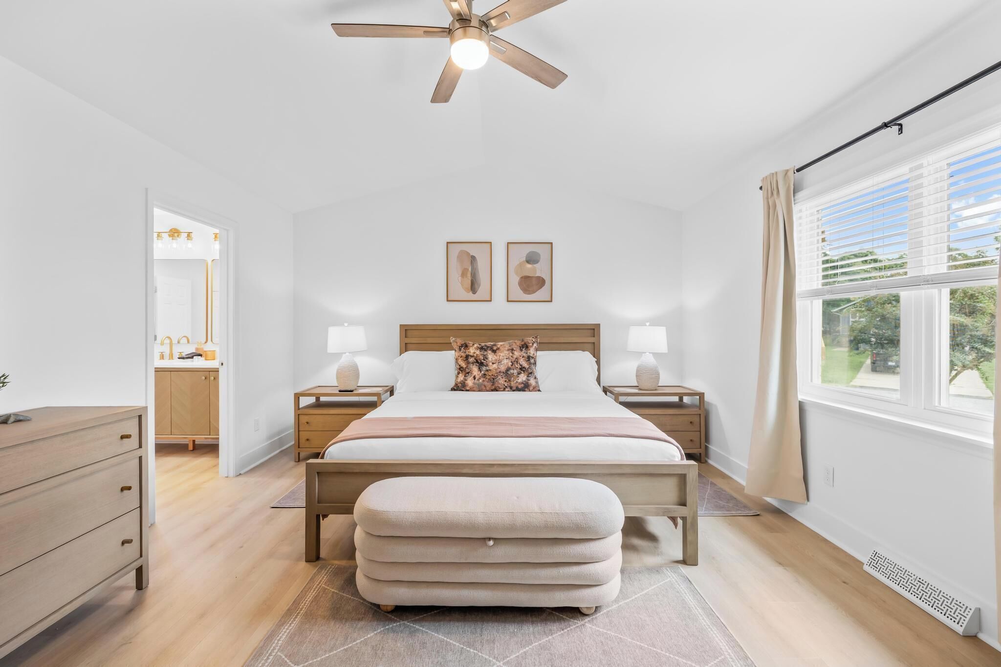 3 Schlafzimmer, Schreibtisch, Bügeleisen/Bügelbrett, kostenloses WLAN