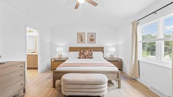 3 quartos, escrivaninha, ferros/tábuas de passar roupa