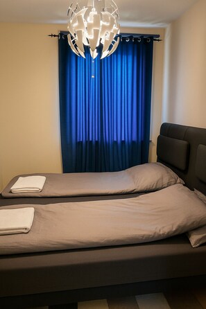 2 bedrooms, in-room safe, iron/ironing board, free WiFi