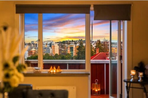 2 Bedroom Apartment in Helsfyr, Oslo, Ideal for Long & short Stays ,free parking