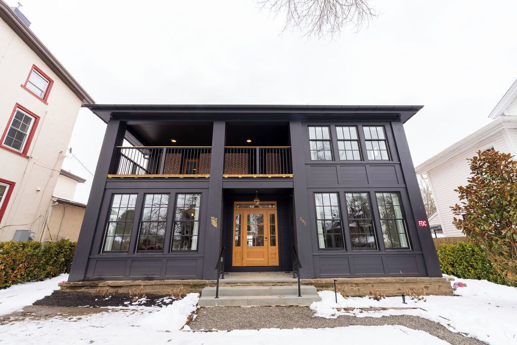 Fachada de la propiedad