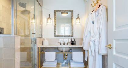 The Francis Hotel & Suites