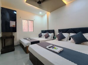 Familie vierpersoonskamer | Een bureau, gratis wifi, beddengoed