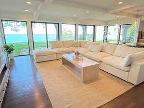 Smart TV, fireplace, music library