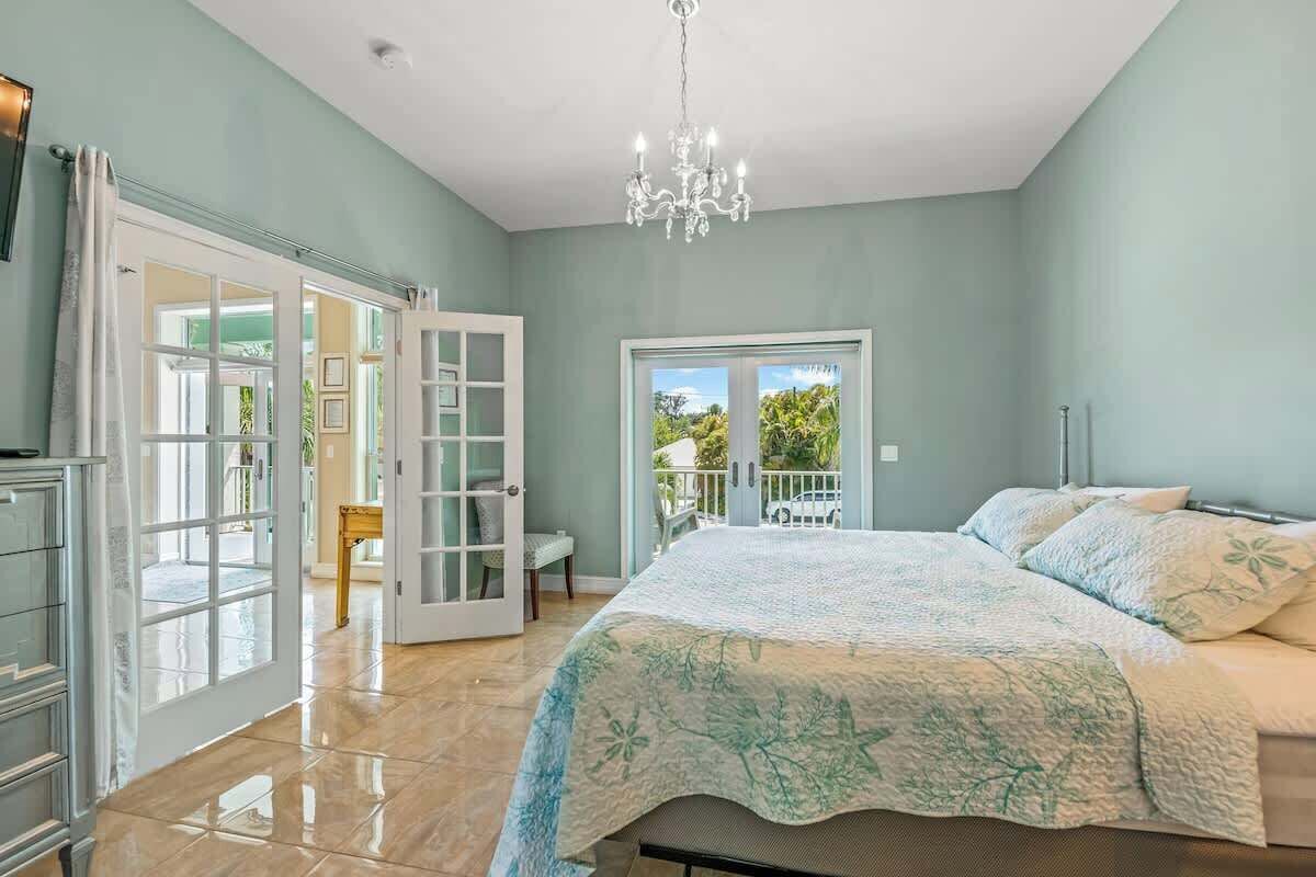 4 bedrooms, iron/ironing board, travel cot, free WiFi